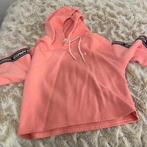 Soft under armor pink sweat shirt